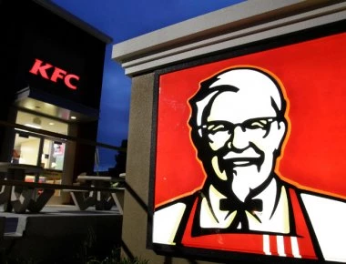 Βρετανία: Έκλεισαν τα KFC γιατί ξέμειναν από ... κοτόπουλα!